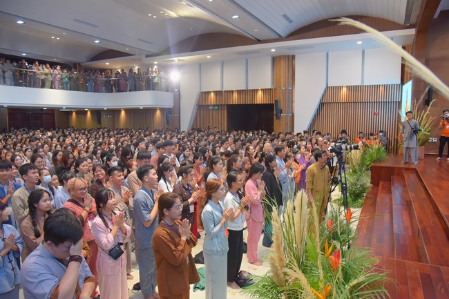 “Compassion is the Reason to Live Retreat of Nhan Sinh Club.