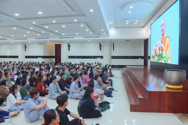 “Compassion is the Reason to Live Retreat of Nhan Sinh Club.