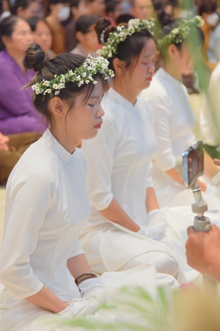 “Compassion is the Reason to Live Retreat of Nhan Sinh Club.