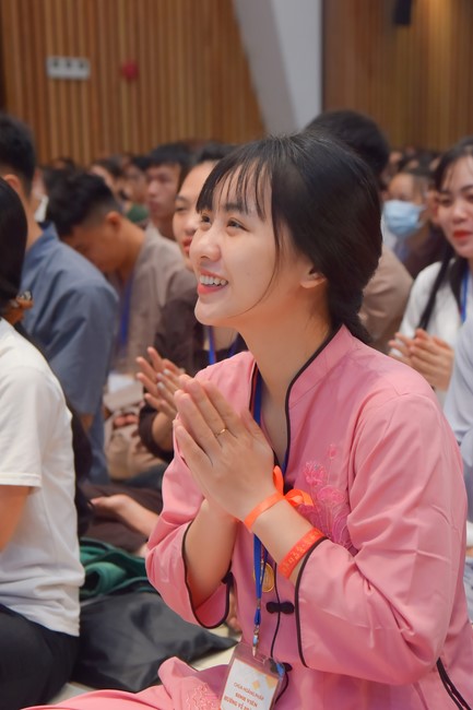 “Compassion is the Reason to Live Retreat of Nhan Sinh Club.