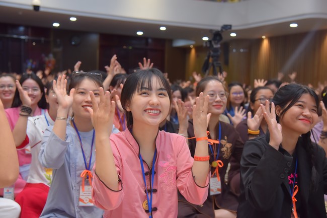 “Compassion is the Reason to Live Retreat of Nhan Sinh Club.