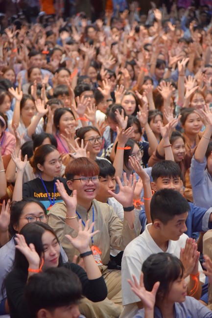 “Compassion is the Reason to Live Retreat of Nhan Sinh Club.