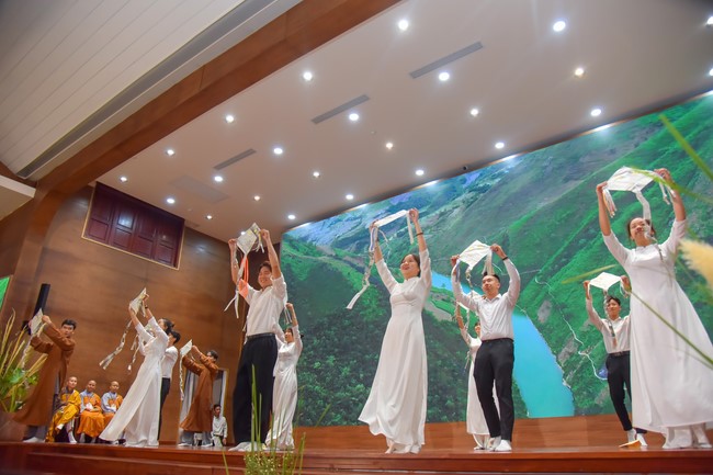 “Compassion is the Reason to Live Retreat of Nhan Sinh Club.