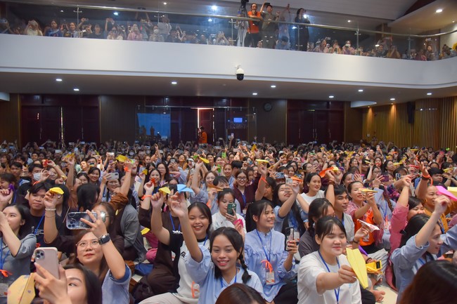 “Compassion is the Reason to Live Retreat of Nhan Sinh Club.