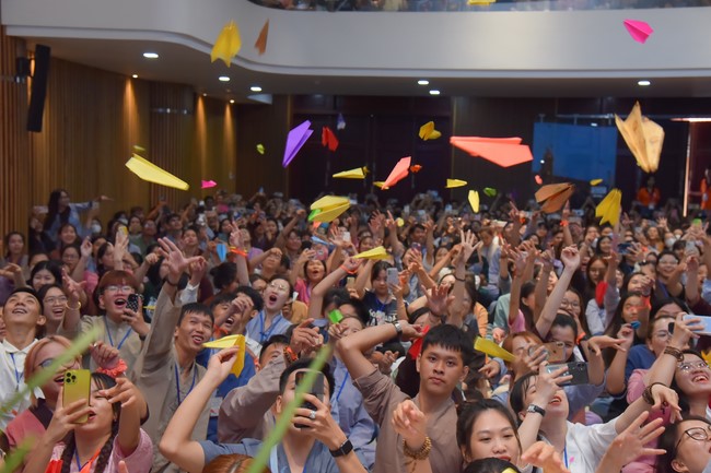 “Compassion is the Reason to Live Retreat of Nhan Sinh Club.