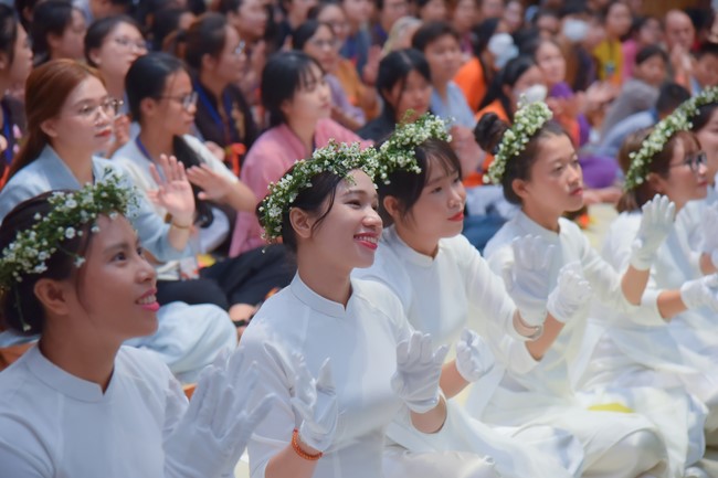 “Compassion is the Reason to Live Retreat of Nhan Sinh Club.