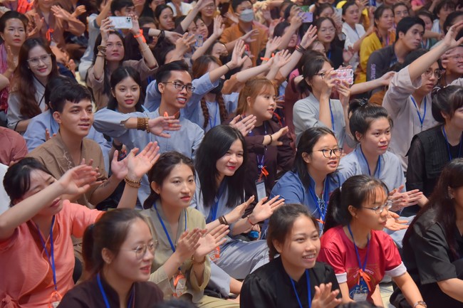 “Compassion is the Reason to Live Retreat of Nhan Sinh Club.