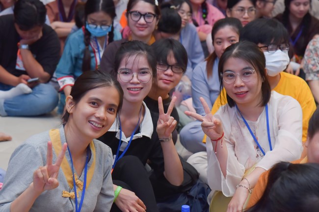 “Compassion is the Reason to Live Retreat of Nhan Sinh Club.