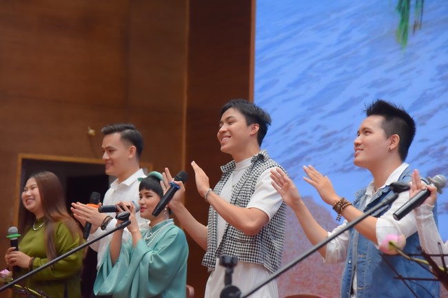 “Compassion is the Reason to Live Retreat of Nhan Sinh Club.