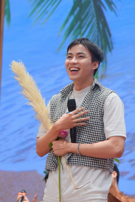 “Compassion is the Reason to Live Retreat of Nhan Sinh Club.