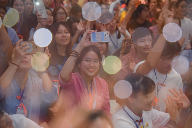 “Compassion is the Reason to Live Retreat of Nhan Sinh Club.