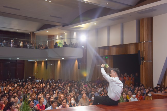 “Compassion is the Reason to Live Retreat of Nhan Sinh Club.