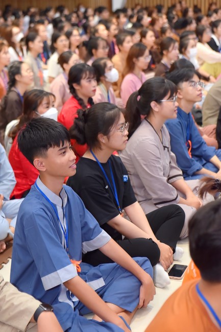 “Compassion is the Reason to Live Retreat of Nhan Sinh Club.