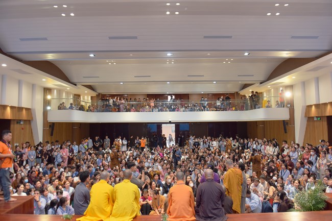 “Compassion is the Reason to Live Retreat of Nhan Sinh Club.