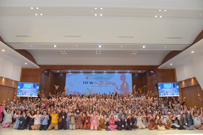 “Compassion is the Reason to Live Retreat of Nhan Sinh Club.