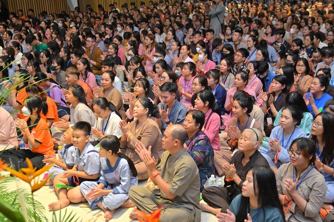 “Compassion is the Reason to Live Retreat of Nhan Sinh Club.