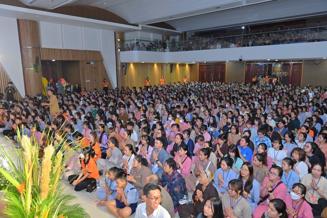 “Compassion is the Reason to Live Retreat of Nhan Sinh Club.