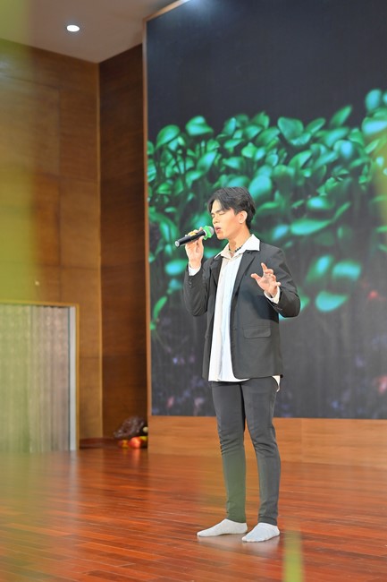 “Compassion is the Reason to Live Retreat of Nhan Sinh Club.