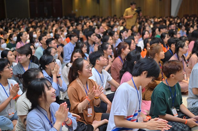 “Compassion is the Reason to Live Retreat of Nhan Sinh Club.