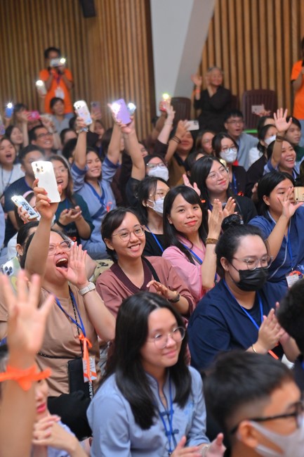 “Compassion is the Reason to Live Retreat of Nhan Sinh Club.