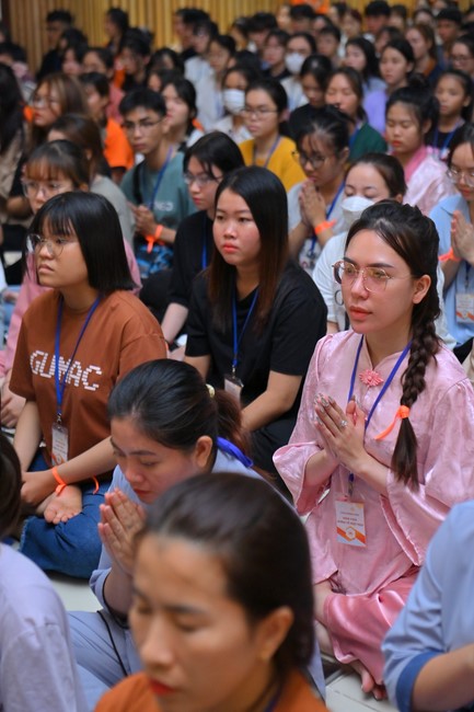 “Compassion is the Reason to Live Retreat of Nhan Sinh Club.