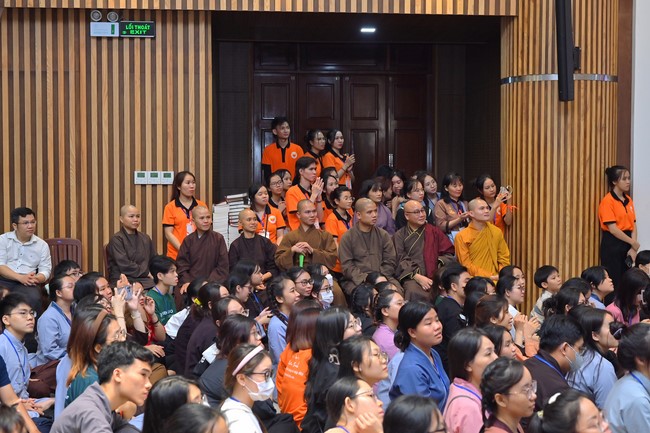 “Compassion is the Reason to Live Retreat of Nhan Sinh Club.