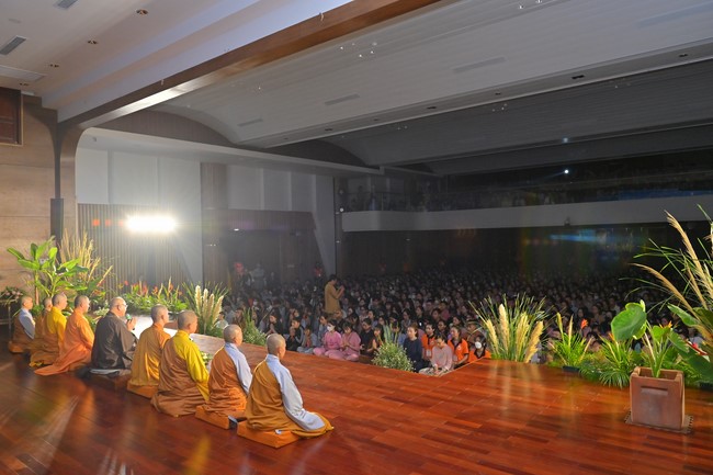 “Compassion is the Reason to Live Retreat of Nhan Sinh Club.