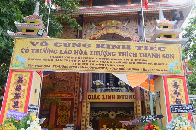 Viếng tang lễ cố Trưởng lão Hòa thượng Thích Thanh Sơn