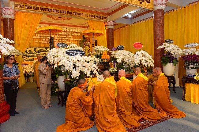 Viếng tang lễ cố Trưởng lão Hòa thượng Thích Thanh Sơn