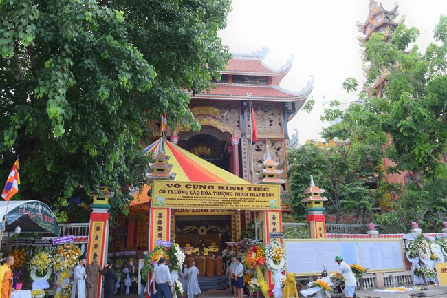 Viếng tang lễ cố Trưởng lão Hòa thượng Thích Thanh Sơn