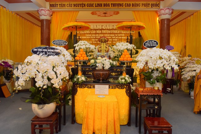 Viếng tang lễ cố Trưởng lão Hòa thượng Thích Thanh Sơn