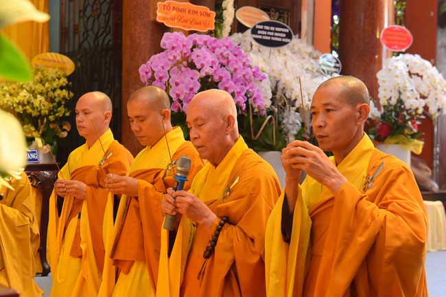 Viếng tang lễ cố Trưởng lão Hòa thượng Thích Thanh Sơn