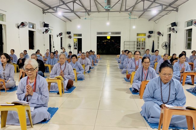 Repentant Ceremony on April 30th, LC and granting Merit certificates to Lumbini garden designed Buddhists of Dong Cao pagoda, Thanh Hoa