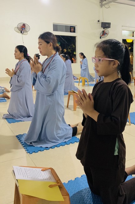Repentant Ceremony on April 30th, LC and granting Merit certificates to Lumbini garden designed Buddhists of Dong Cao pagoda, Thanh Hoa