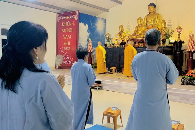 Repentant Ceremony on April 30th, LC and granting Merit certificates to Lumbini garden designed Buddhists of Dong Cao pagoda, Thanh Hoa