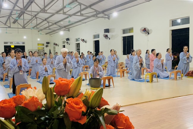 Repentant Ceremony on April 30th, LC and granting Merit certificates to Lumbini garden designed Buddhists of Dong Cao pagoda, Thanh Hoa