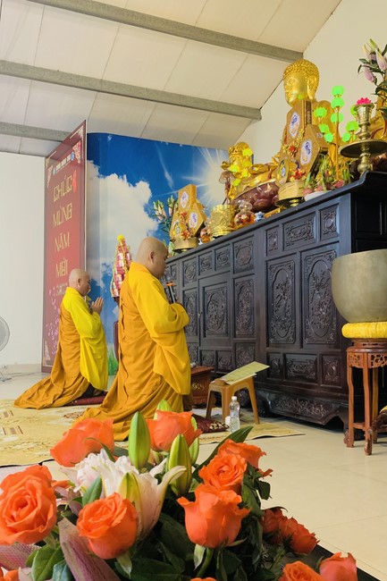 Repentant Ceremony on April 30th, LC and granting Merit certificates to Lumbini garden designed Buddhists of Dong Cao pagoda, Thanh Hoa