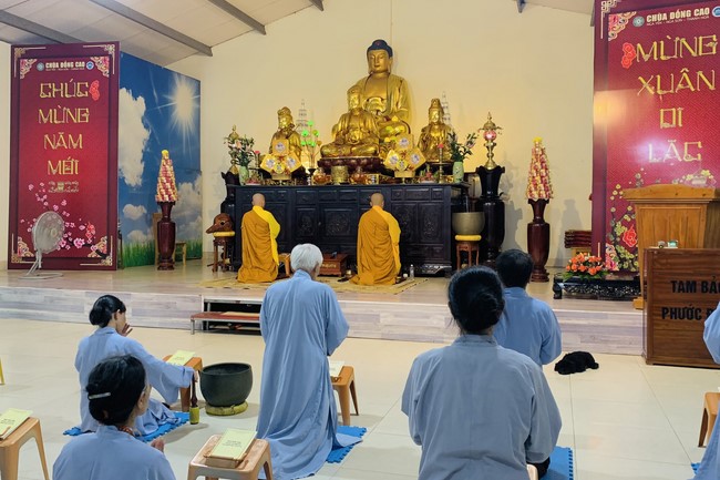 Repentant Ceremony on April 30th, LC and granting Merit certificates to Lumbini garden designed Buddhists of Dong Cao pagoda, Thanh Hoa