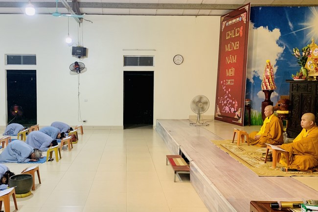 Repentant Ceremony on April 30th, LC and granting Merit certificates to Lumbini garden designed Buddhists of Dong Cao pagoda, Thanh Hoa