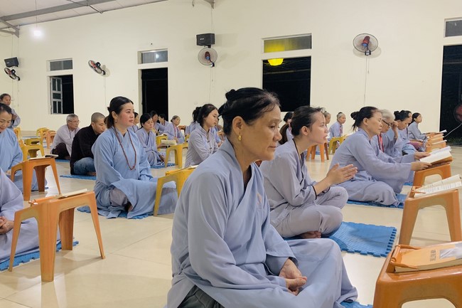 Repentant Ceremony on April 30th, LC and granting Merit certificates to Lumbini garden designed Buddhists of Dong Cao pagoda, Thanh Hoa