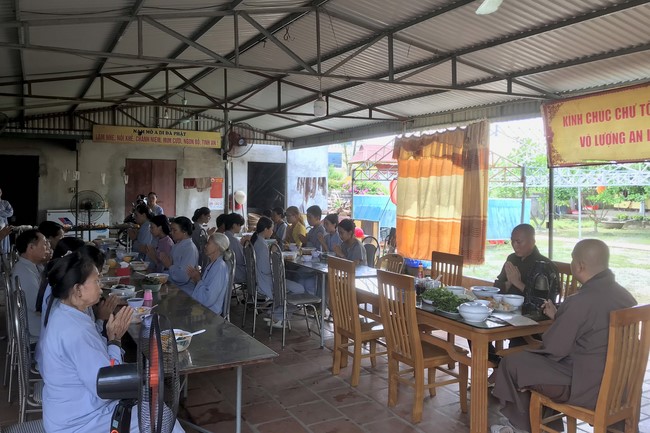 One – Day Retreat and the charity on the 1st day of lunar month at Dong Cao Pagoda