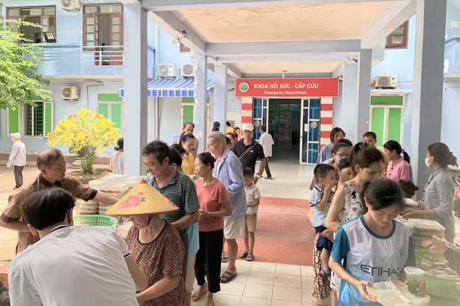 One – Day Retreat and the charity on the 1st day of lunar month at Dong Cao Pagoda