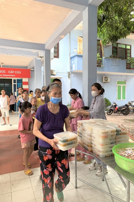 One – Day Retreat and the charity on the 1st day of lunar month at Dong Cao Pagoda