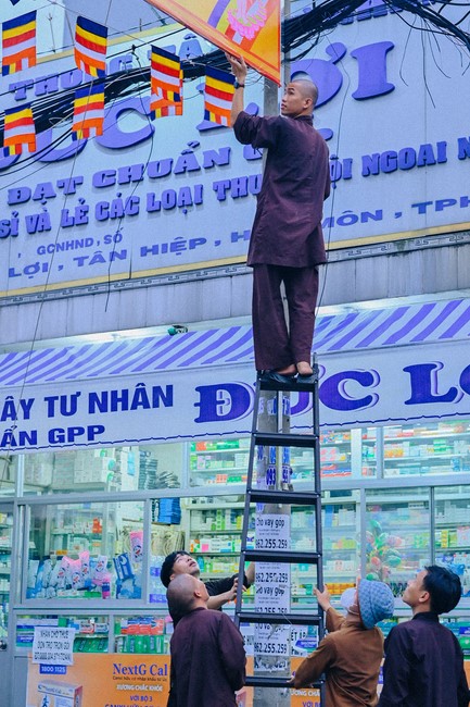 Preparing for decoration the Great Ceremony of Buddha's Birthday 2023 (part 2)