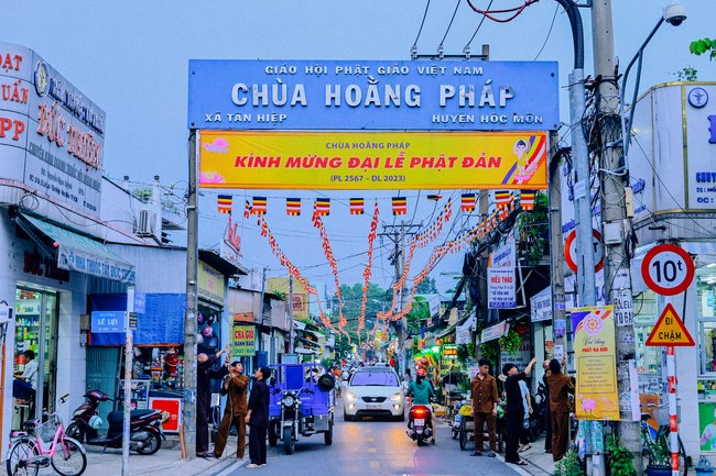 Preparing for decoration the Great Ceremony of Buddha's Birthday 2023 (part 2)