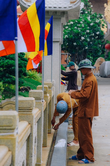Preparing for decoration the Great Ceremony of Buddha's Birthday 2023 (part 2)