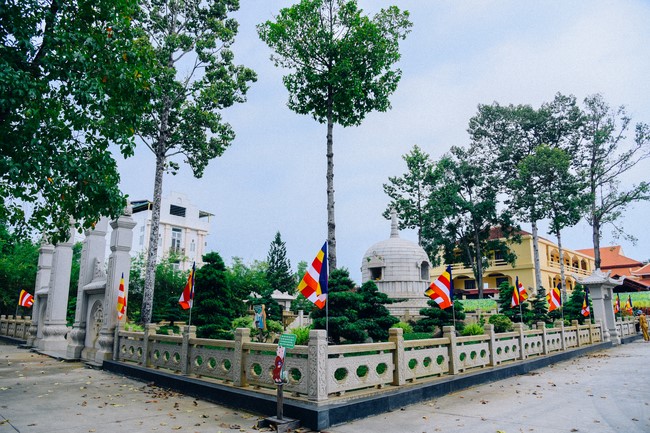 Preparing for decoration the Great Ceremony of Buddha's Birthday 2023 (part 2)