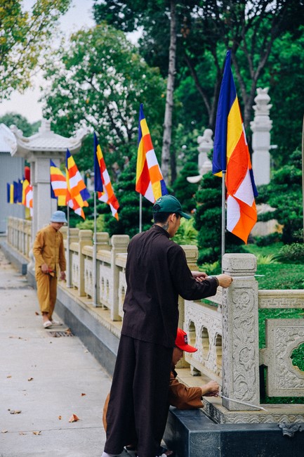 Preparing for decoration the Great Ceremony of Buddha's Birthday 2023 (part 2)