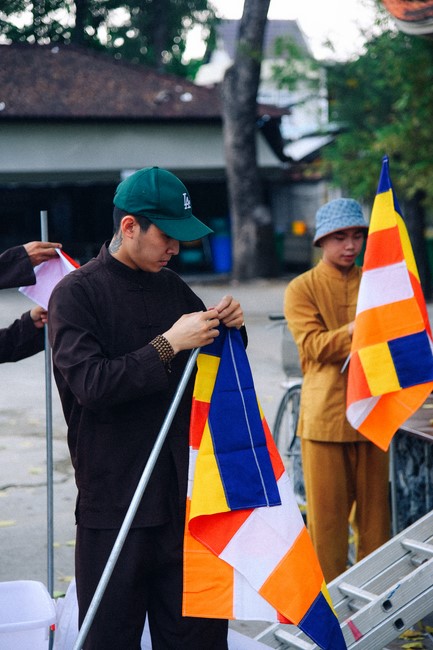 Preparing for decoration the Great Ceremony of Buddha's Birthday 2023 (part 2)