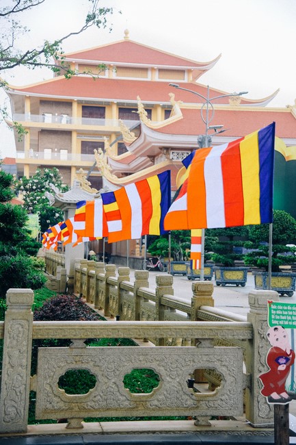 Preparing for decoration the Great Ceremony of Buddha's Birthday 2023 (part 2)